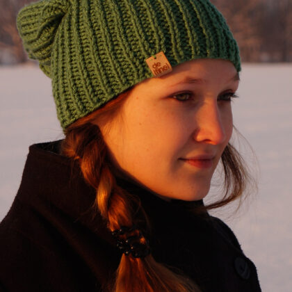 Zielona ściągaczowa czapka smerf