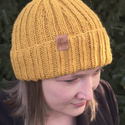 Musztardowa czapka wełniana